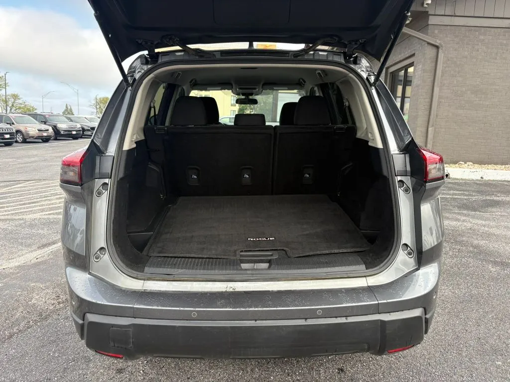 Nissan Rogue photo 9