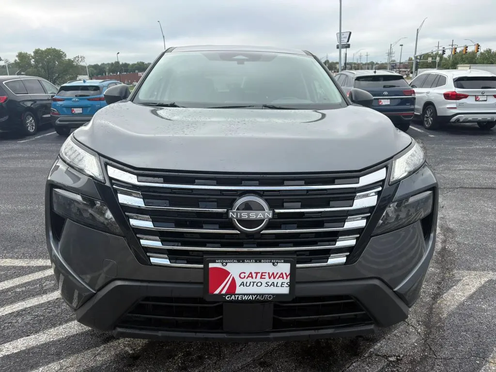 Nissan Rogue photo 8