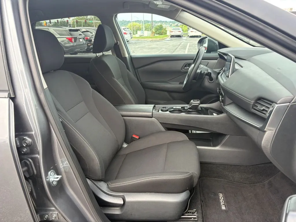 Nissan Rogue photo 15