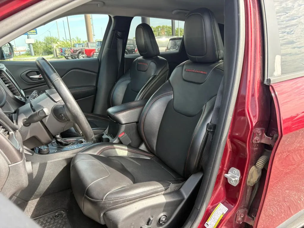 Jeep Cherokee photo 20