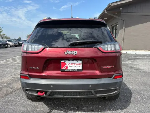 More photos of 2019 Jeep Cherokee TrailHawk Sport Utility 4D at Gateway Auto Sales, NE
