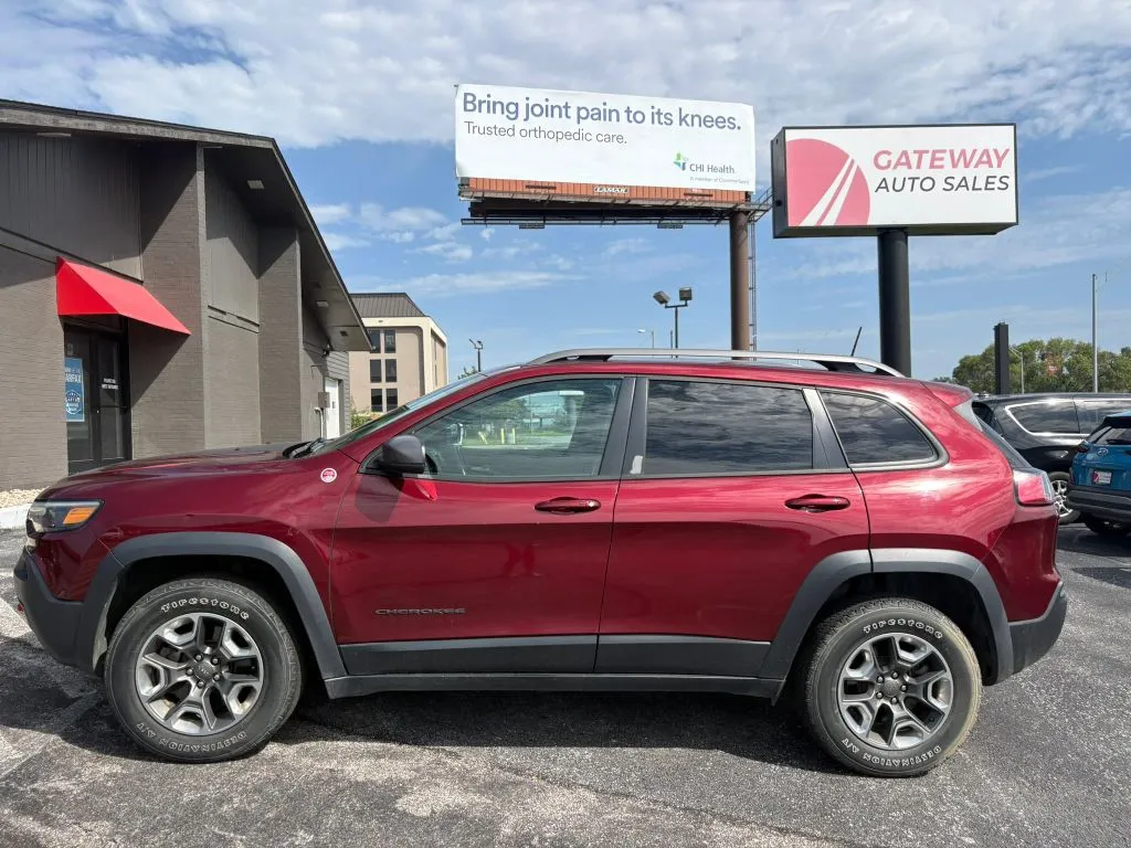 Jeep Cherokee photo 2