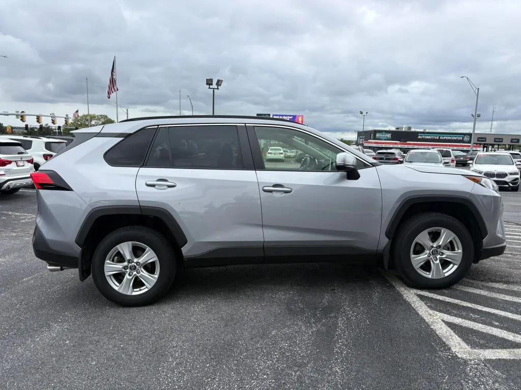 Toyota RAV4 photo 6