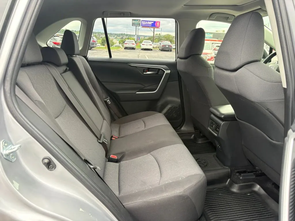 Toyota RAV4 photo 19