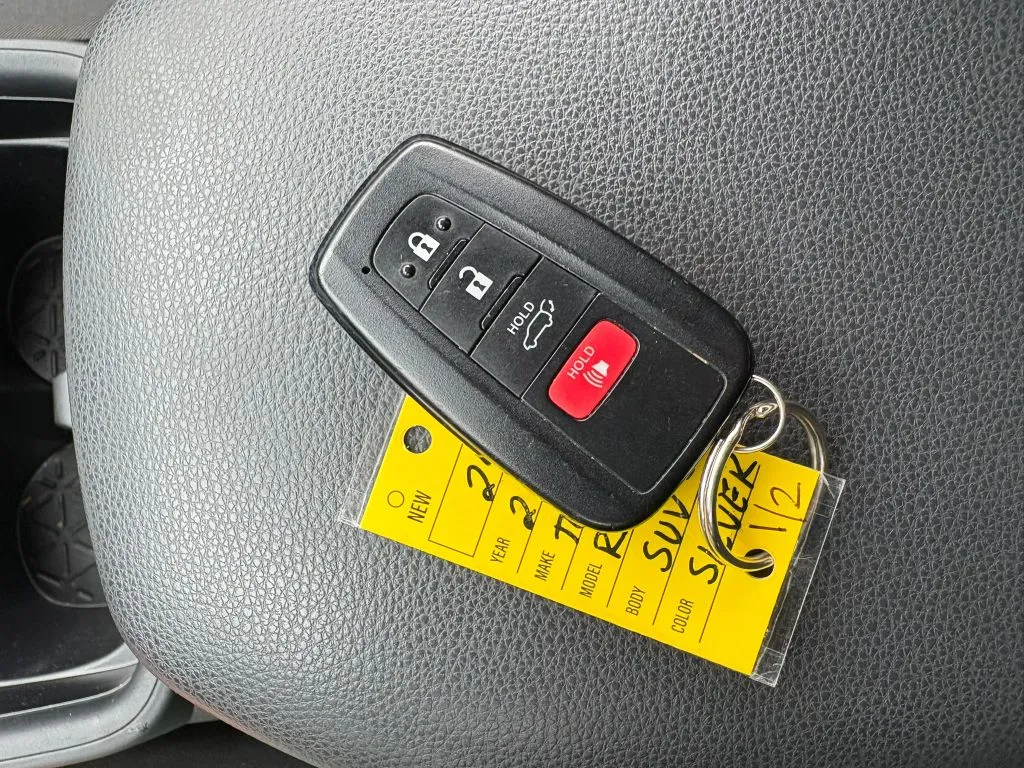 Toyota RAV4 photo 25