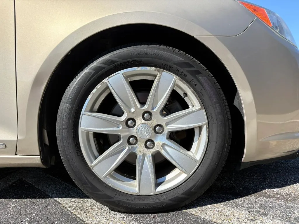 Buick LaCrosse photo 26