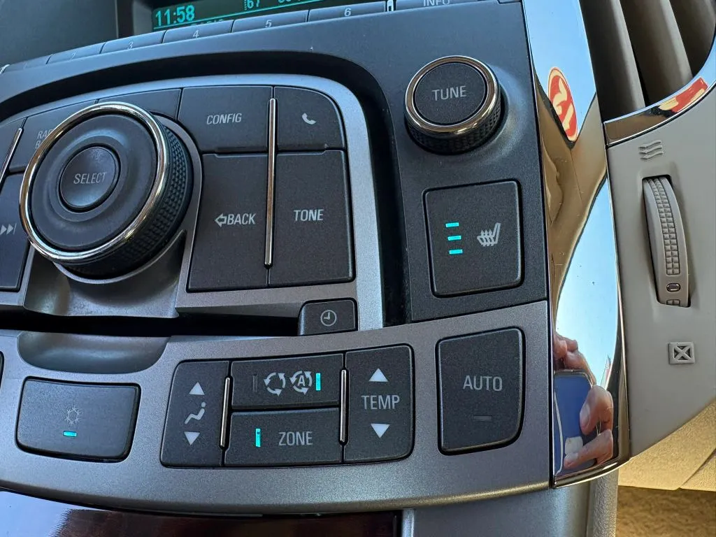 Buick LaCrosse photo 16