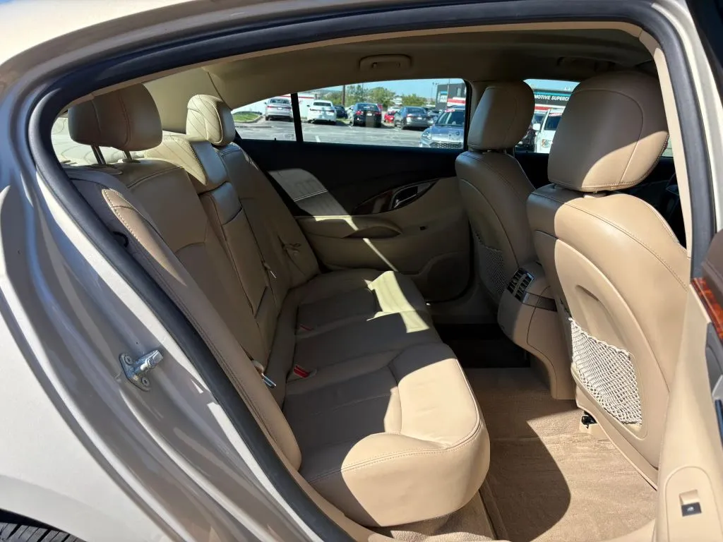 Buick LaCrosse photo 19