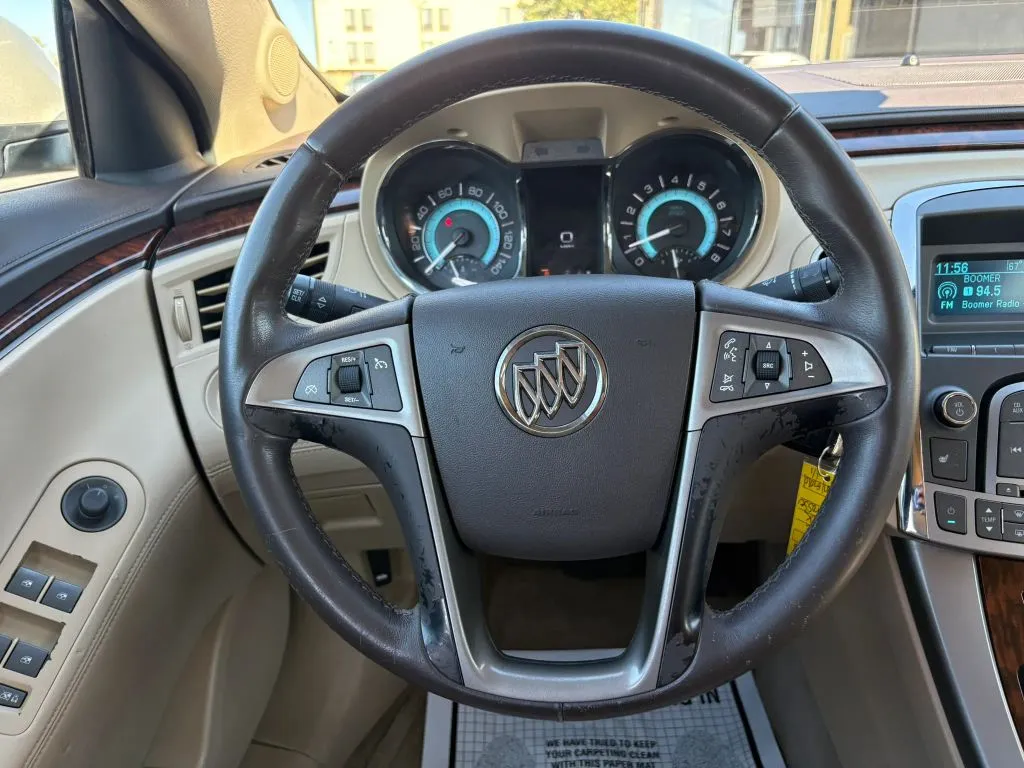 Buick LaCrosse photo 13