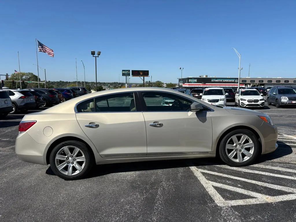 Buick LaCrosse photo 6