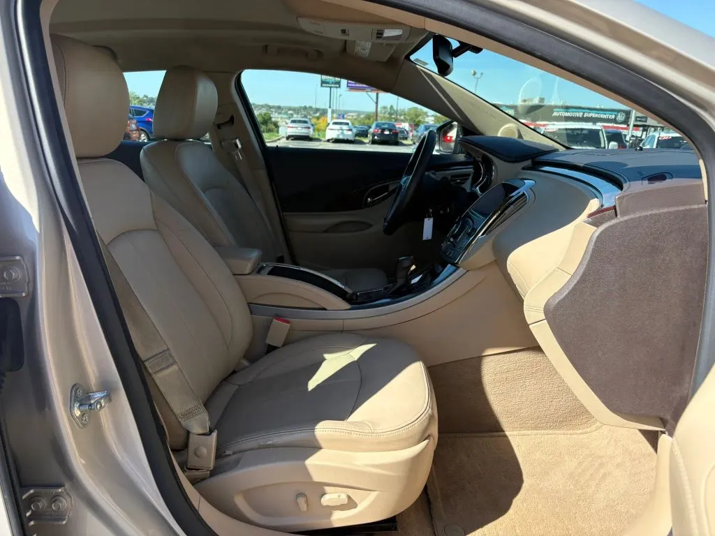 Buick LaCrosse photo 17