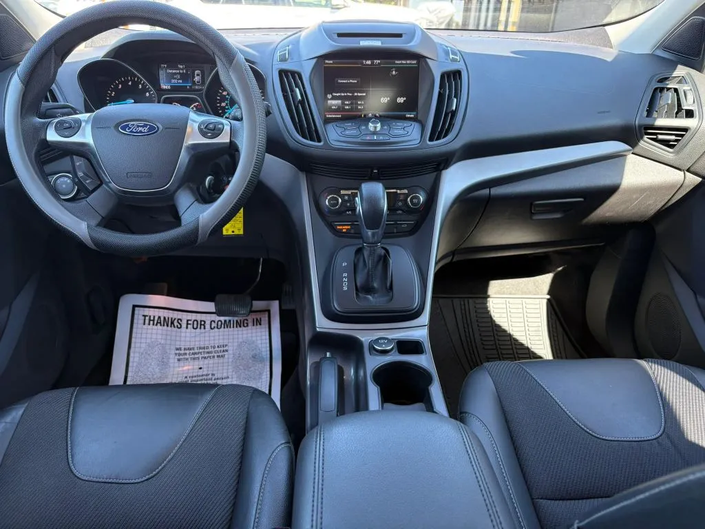 Ford Escape photo 12