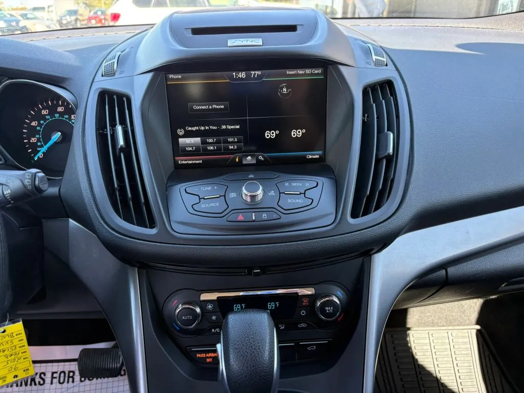 Ford Escape photo 13