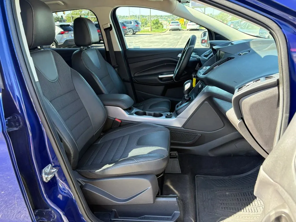 Ford Escape photo 16