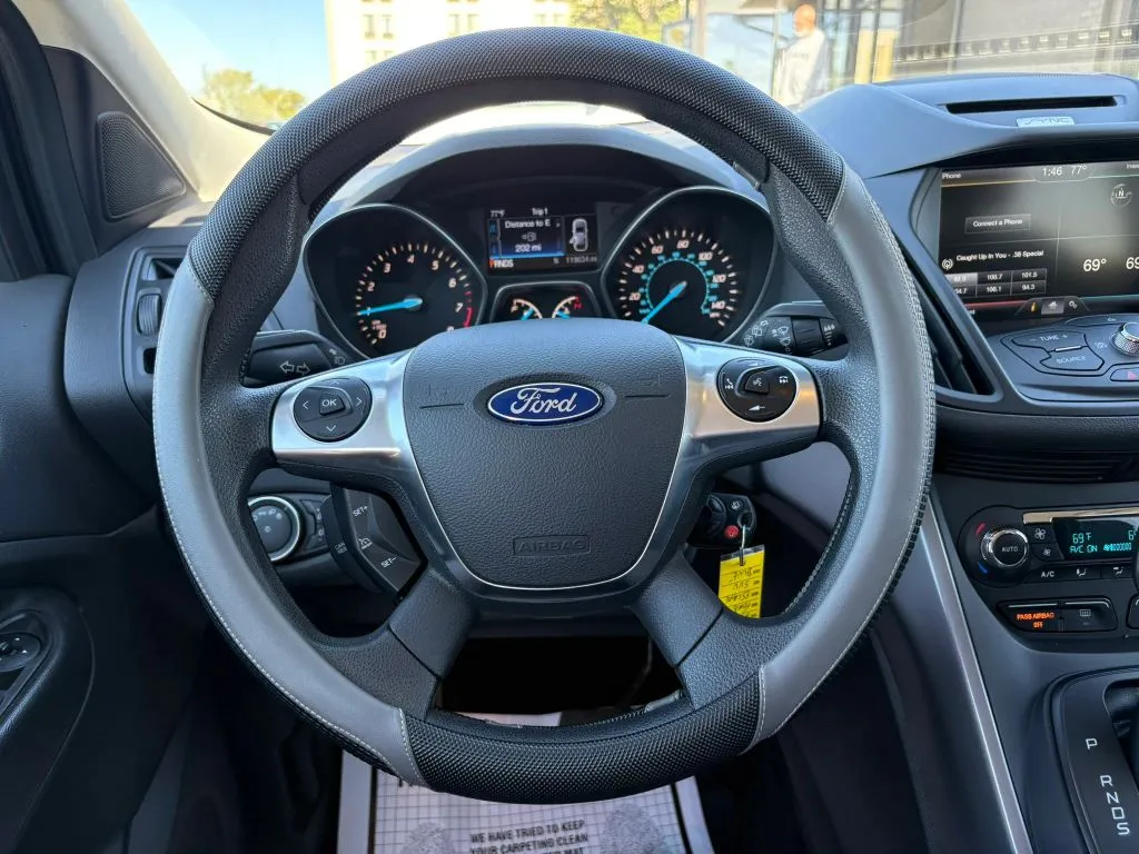 Ford Escape photo 14