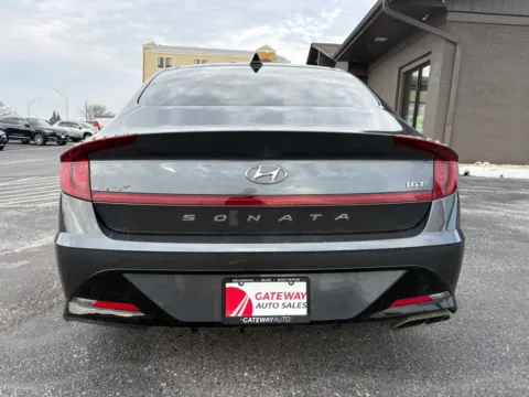More photos of 2023 Hyundai Sonata SEL Plus Sedan 4D at Gateway Auto Sales, NE