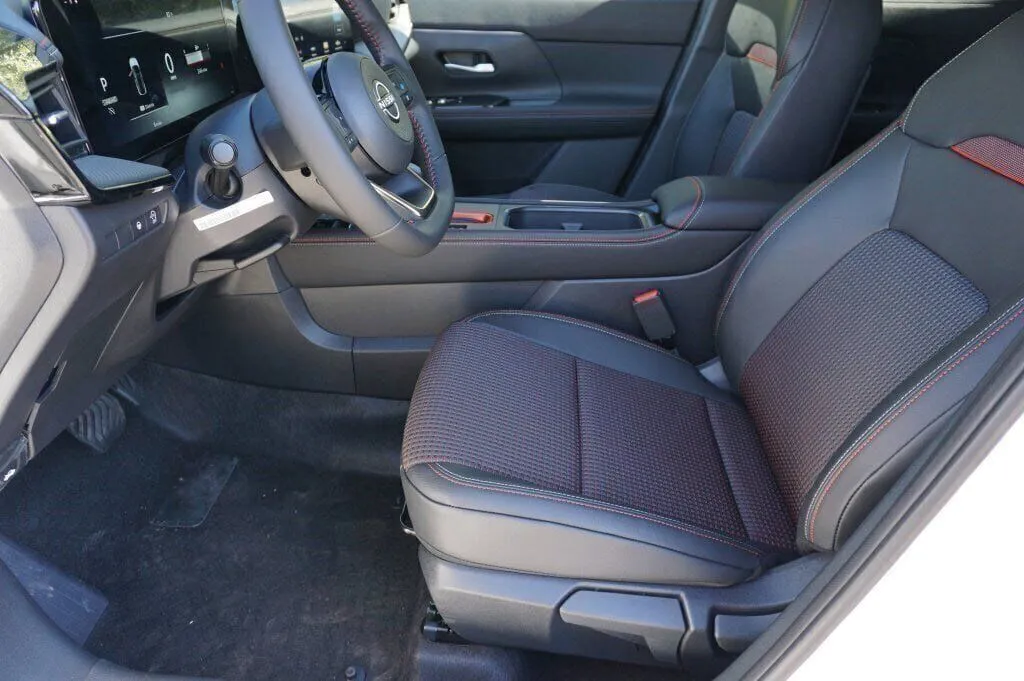 2026 Nissan KICKS SR - Photo 22