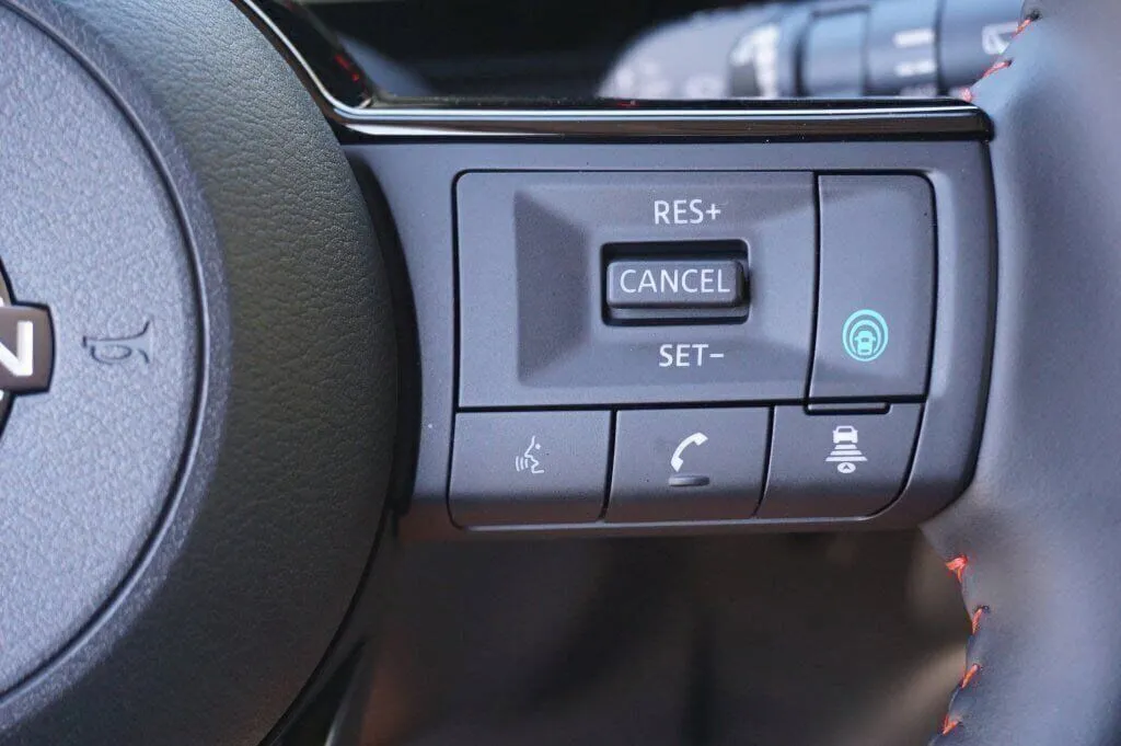 2026 Nissan KICKS SR - Photo 18