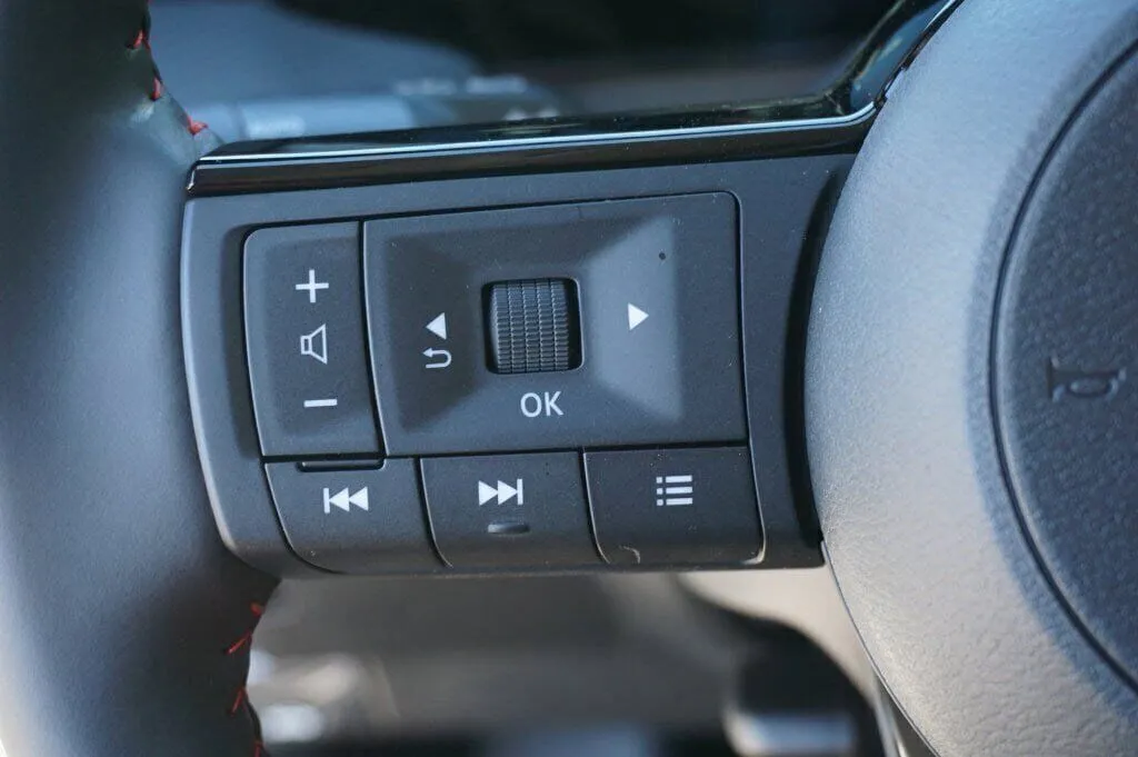 2026 Nissan KICKS SR - Photo 17