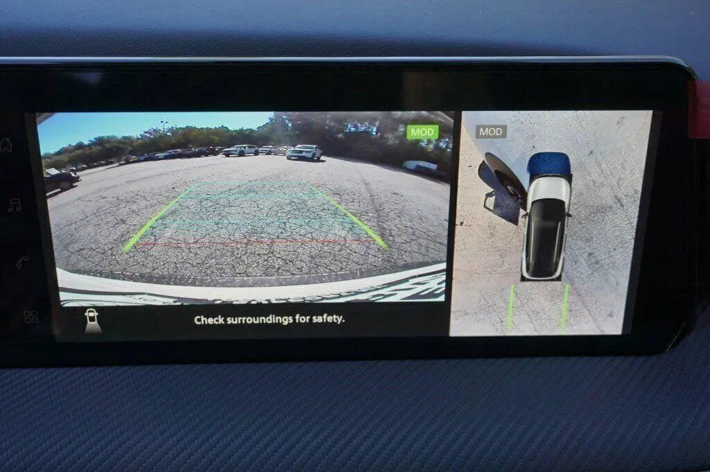 2026 Nissan KICKS SR - Photo 10