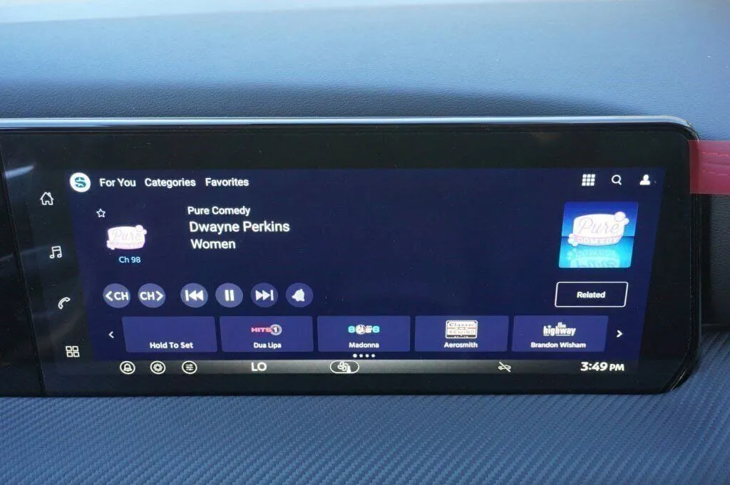 2026 Nissan KICKS SR - Photo 9
