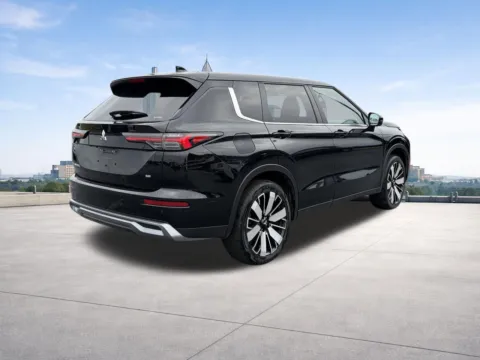 More photos of 2025 Mitsubishi Outlander SE at Nissan of Lithia Springs, GA