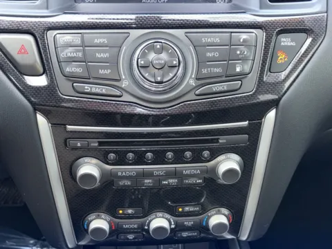 More photos of 2020 Nissan Pathfinder SL at Nissan of Lithia Springs, GA