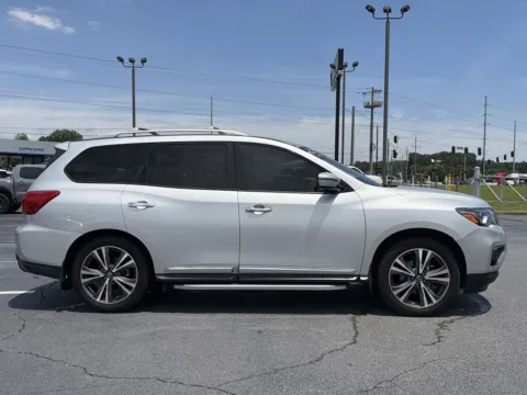 More photos of 2019 Nissan Pathfinder Platinum at Nissan of Lithia Springs, GA