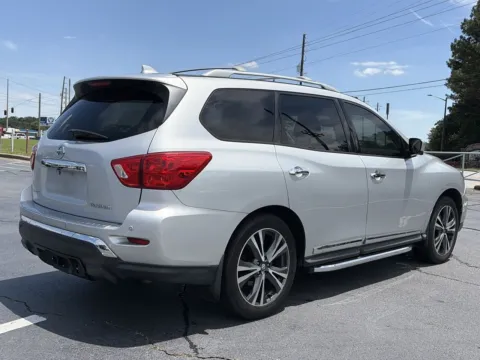 More photos of 2019 Nissan Pathfinder Platinum at Nissan of Lithia Springs, GA