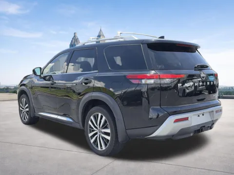 More photos of 2022 Nissan Pathfinder Platinum at Nissan of Lithia Springs, GA