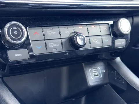 More photos of 2024 Jeep Compass Trailhawk at Nissan of Lithia Springs, GA