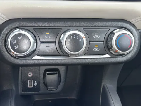 More photos of 2020 Nissan Versa 1.6 SV at Nissan of Lithia Springs, GA