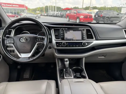 Photos of 2018 Toyota Highlander XLE for sale in Lithia Springs, GA at Nissan of Lithia Springs
