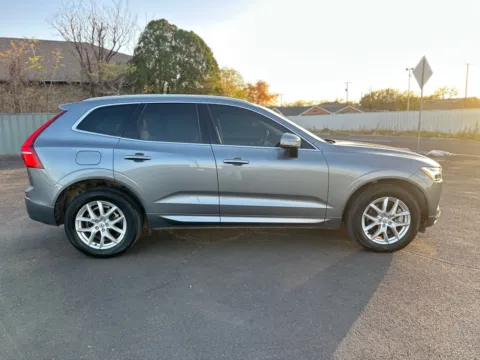 More photos of 2021 VOLVO XC60 T6 MOMENTUM at Shift Automotive Group, TX