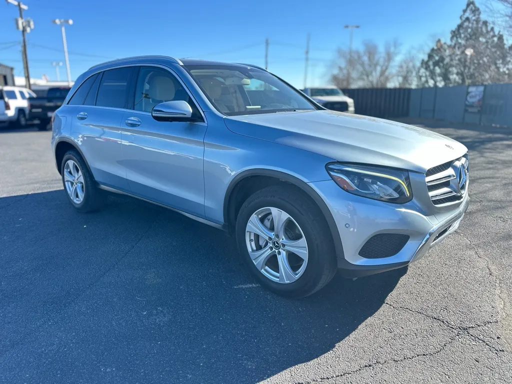 2018 Mercedes-Benz GLC GLC300's photo