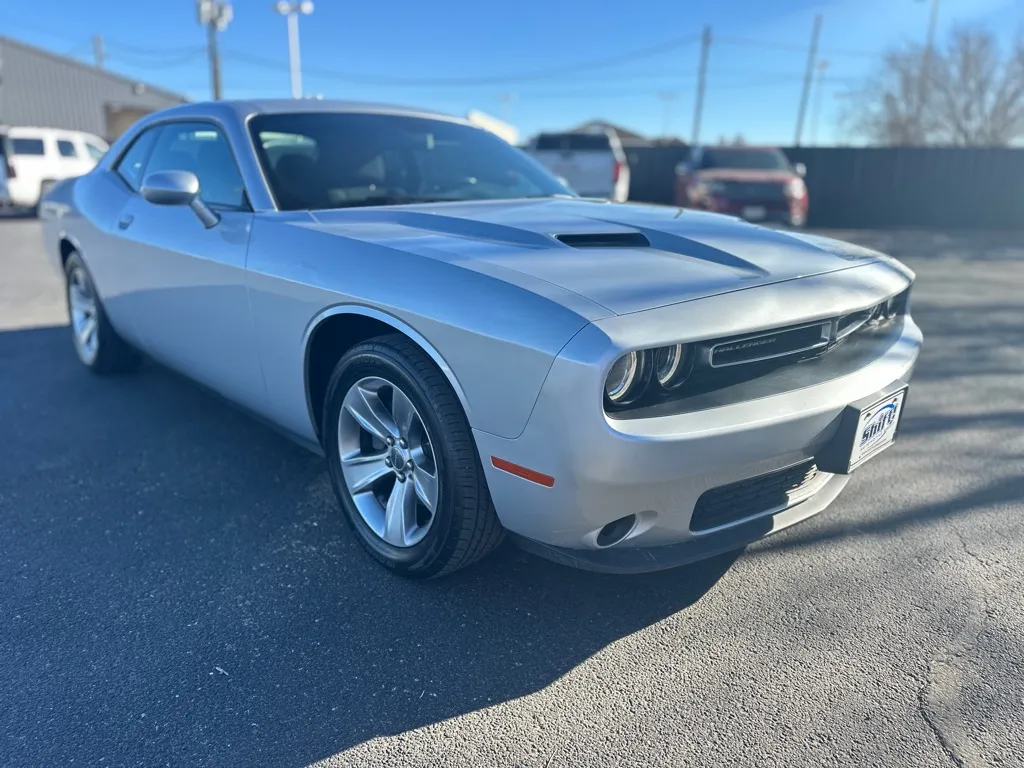 2020 Dodge Challenger SXT's photo