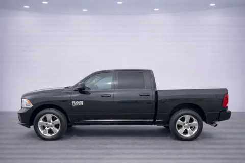 More photos of 2019 RAM 1500 CLASSIC TRADESMAN at Shift Automotive Group, TX