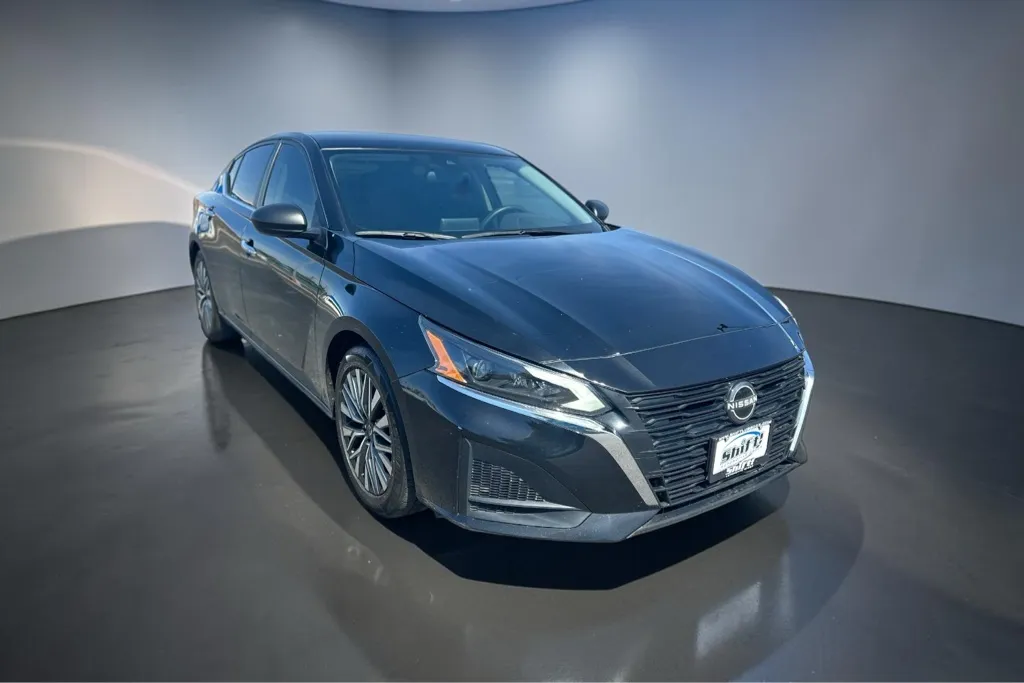 Black 2024 NISSAN ALTIMA SV for sale in Lubbock, TX