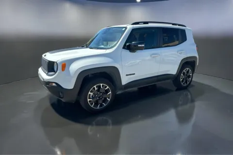 More photos of 2023 JEEP RENEGADE LATITUDE at Shift Automotive Group, TX
