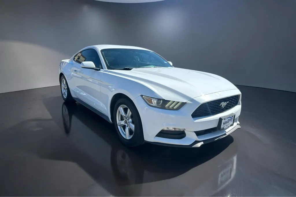 2017 Ford Mustang V6