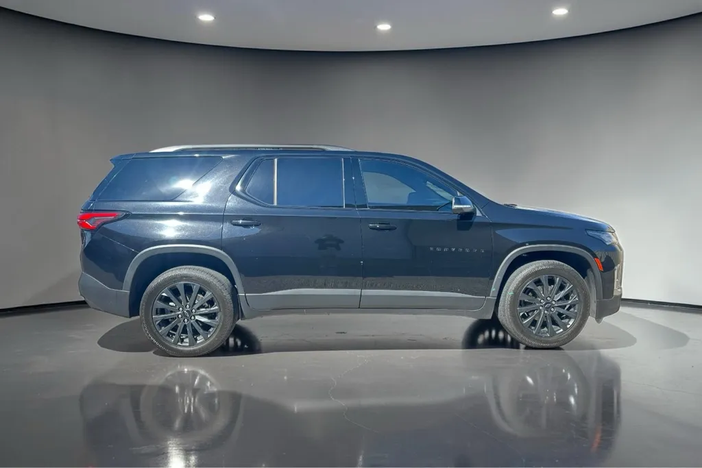 2023 Chevrolet Traverse RS - Photo 11