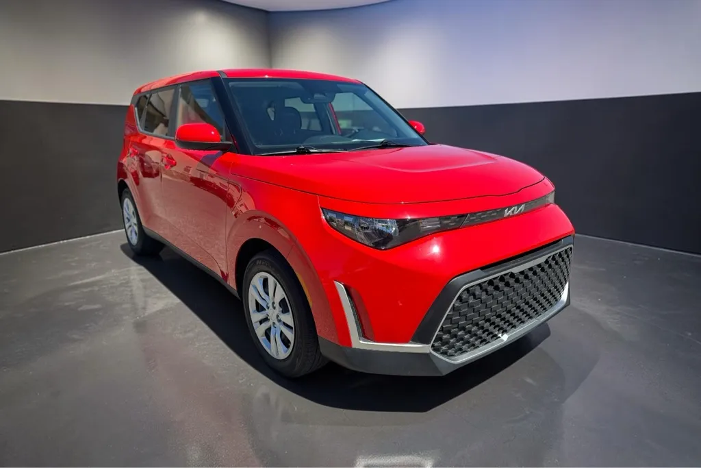 2025 Kia Soul 2.0L LX IVT's photo