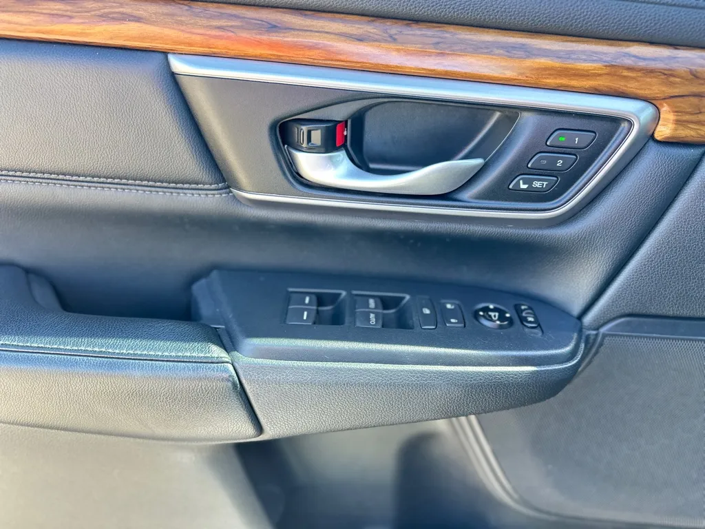 2017 Honda CR-V Touring - Photo 14