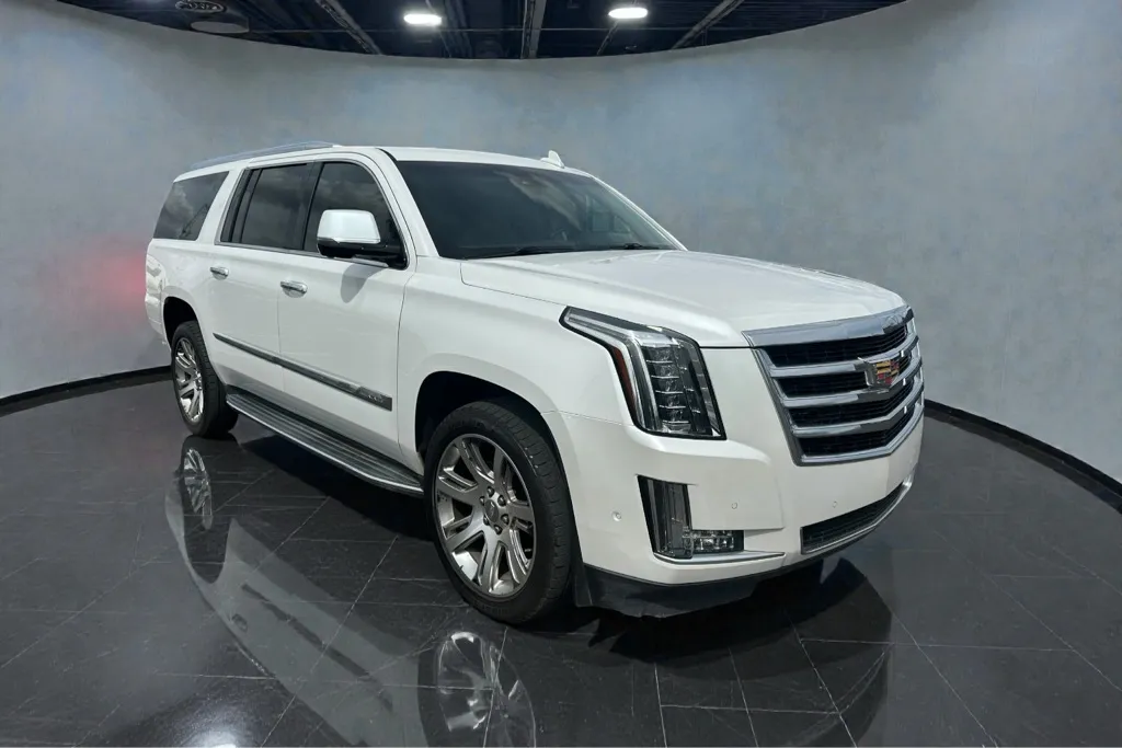 2017 Cadillac Escalade ESV 2WD Luxury's photo