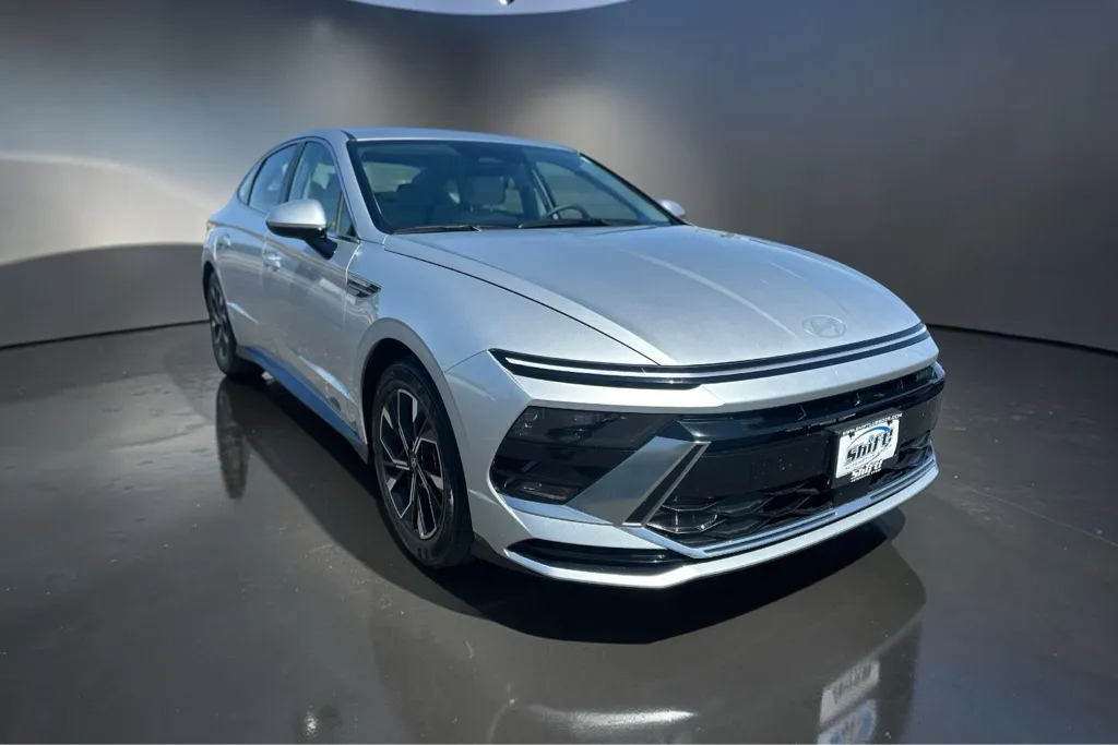 2025 Hyundai Sonata SEL's photo