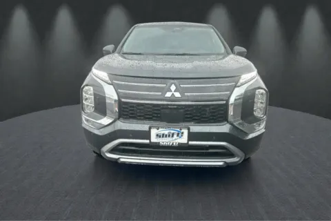Photos of 2025 MITSUBISHI OUTLANDER SE for sale in Lubbock, TX at Shift Automotive Group