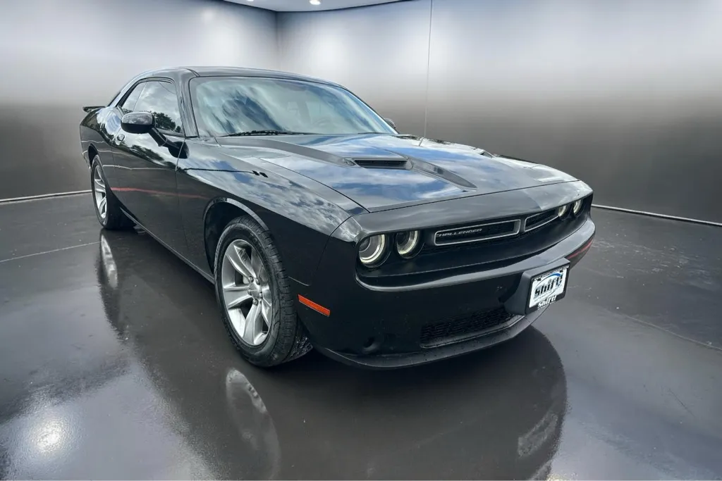 Black 2018 DODGE CHALLENGER SXT for sale in Lubbock, TX
