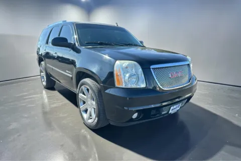 Black 2013 GMC YUKON DENALI for sale in Lubbock, TX
