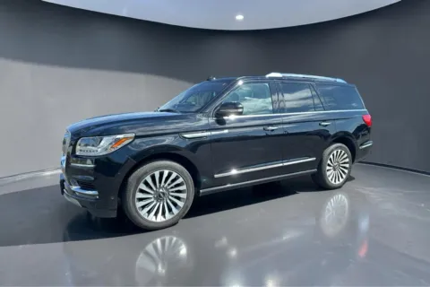 More photos of 2019 LINCOLN NAVIGATOR RESERVE at Shift Automotive Group, TX