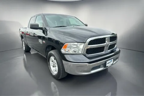 Black 2019 RAM 1500 CLASSIC SLT for sale in Lubbock, TX